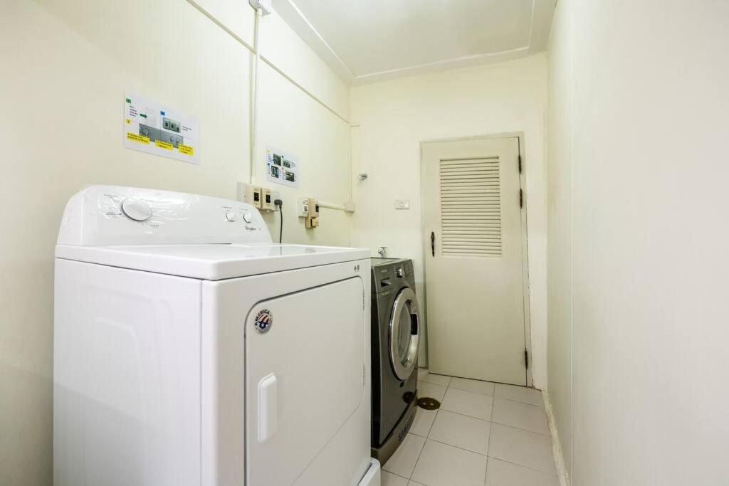 At Nana-5bed, Center, Nana Bts, Mbk, World, Siam וילה